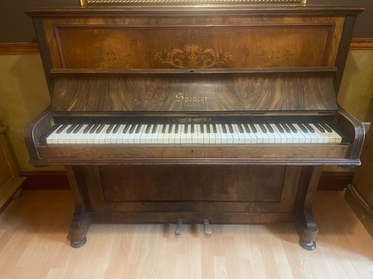 Pretty upright piano 