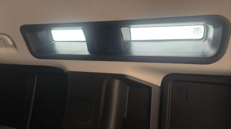 LAND ROVER DEFENDER 3.0 D250 MHEV SE 2021