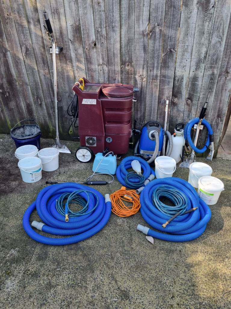 Carpet cleaning machine 