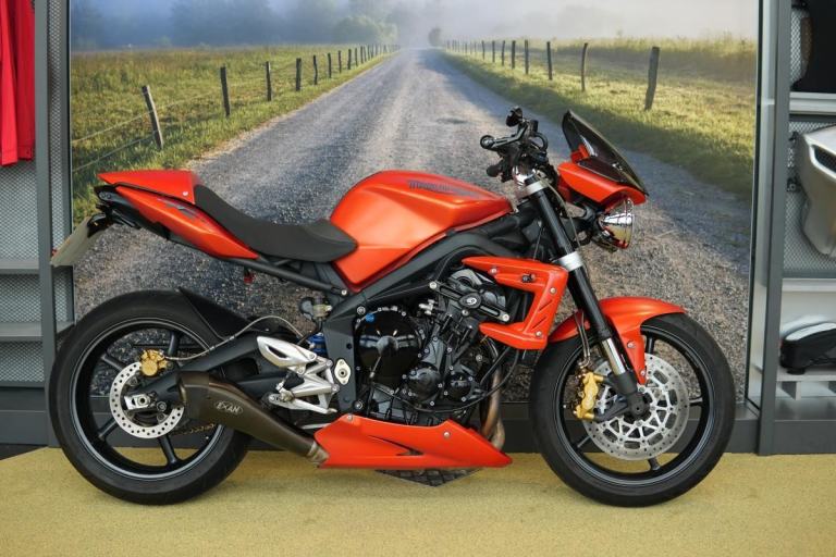 2009 TRIUMPH STREET TRIPLE R 675 
