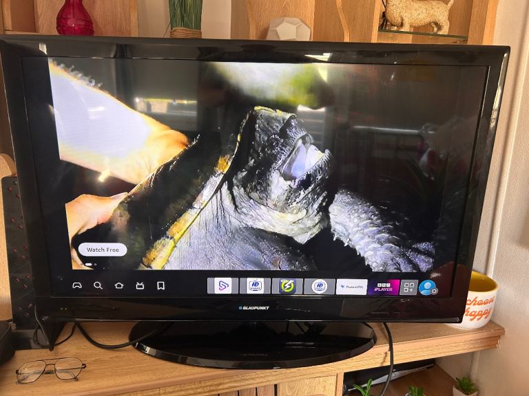 BLAUPUNKT 42 inch TV with Remote working 