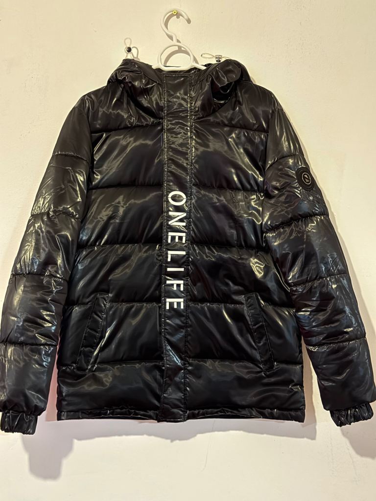 Black Glossy Puffer Jacket – Lightweight & Stylish