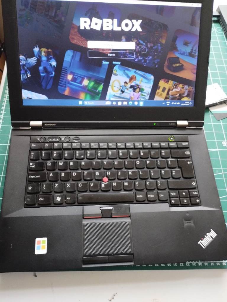 Lenovo. Windows 11, 16GB RAM, i5, 150GB SSD, FULL MICROSOFT OFFICE, Webcam, DVD Multi.