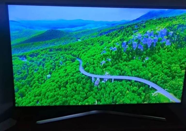 SAMSUNG 50 INCH 4K UHD SMART TV 