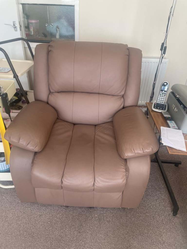 Electric Rise and Recline Chair For The Elderly