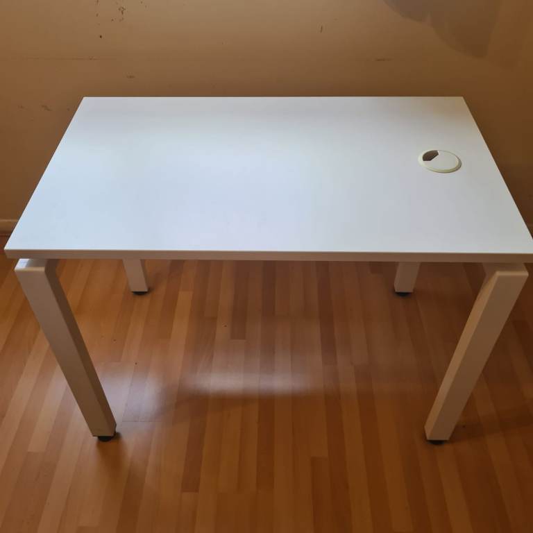 Computer Desk with cable port 100 x 60cm (White)