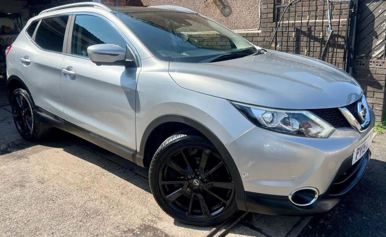 2015 Nissan Qashqai 1.5 dCi Tekna 5dr HATCHBACK Diesel Manual