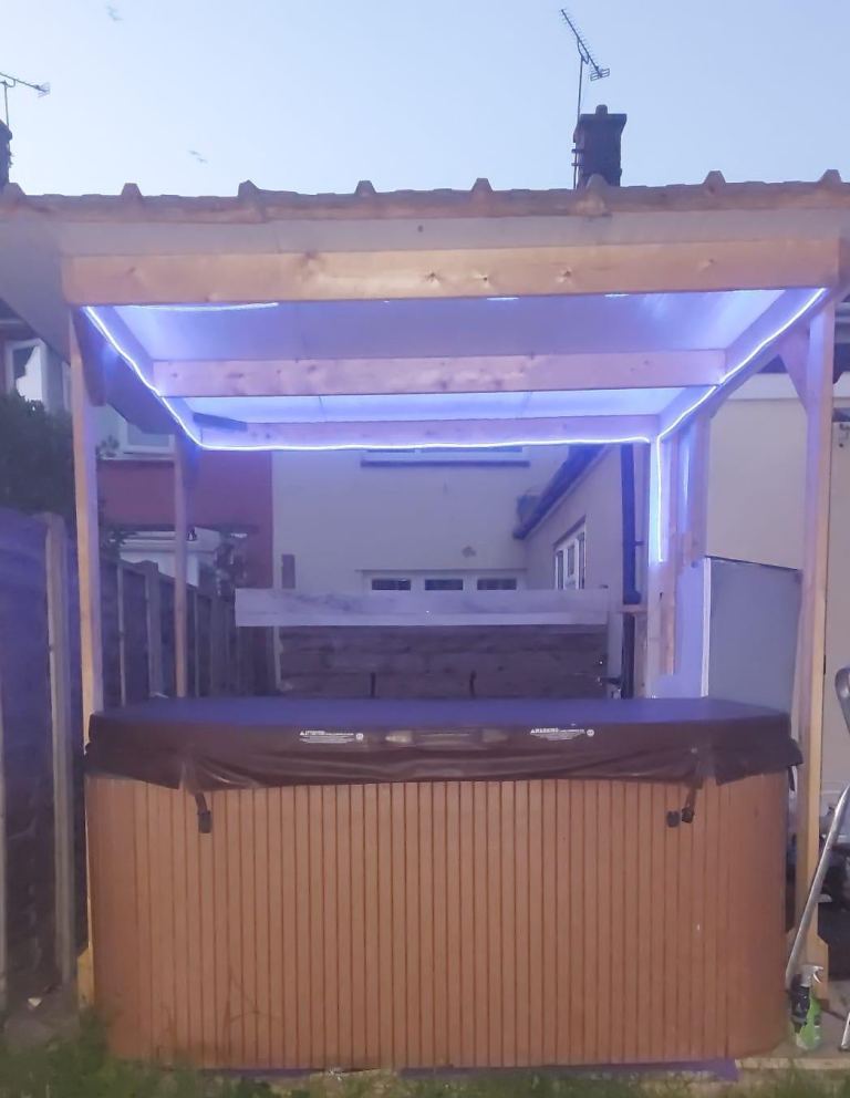 Sundance Swimming Spa Hot Tub - Good Condition
