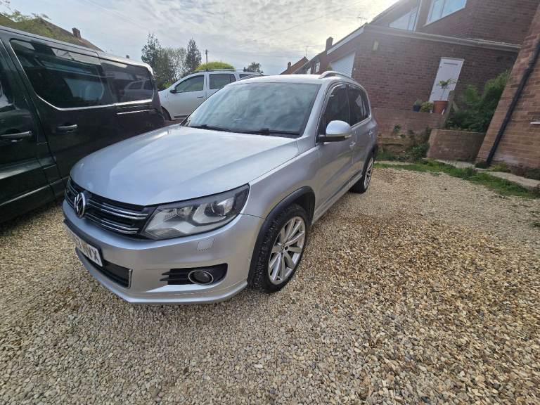 VOLKSWAGEN Tiguan R-Line TDI BlueMotion Technology 4Motion Semi-Auto