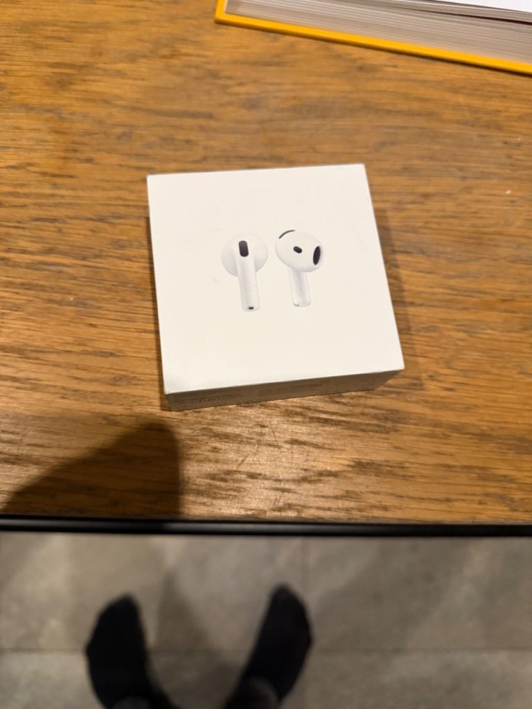 Apple air pods series 4 new 
