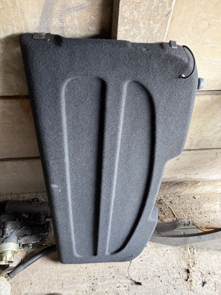 Ford fiesta mk7.5 parcel shelf 