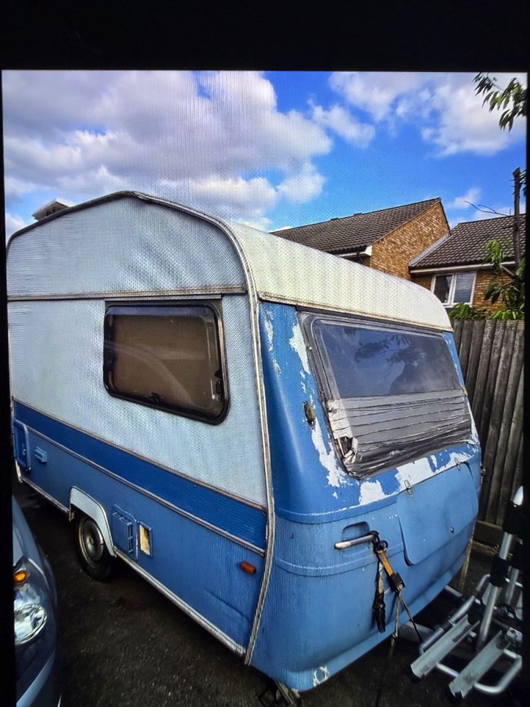 Blue caravan 