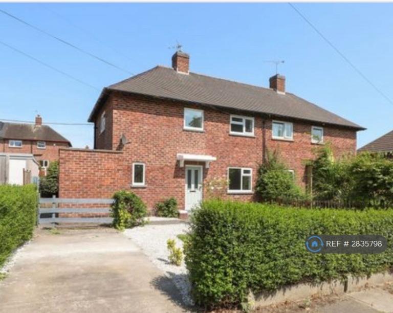 2 bedroom house in Ravenscroft Road, Sheffield, S13 (2 bed) (#2835798)
