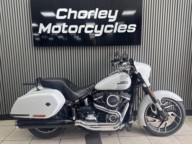 2021 Harley Davidson Sport glide 1745cc FLSB in white with 8100 miles