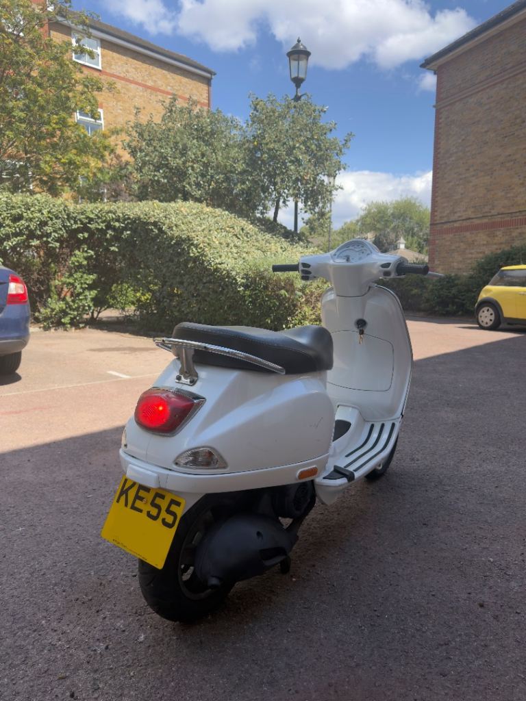 Piaggio, VESPA, 2005, 124 (cc)
