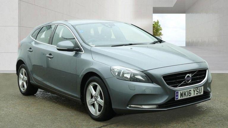 VOLVO V40 2.0 D2 SE Auto Euro 6 (s/s) 5dr 2015