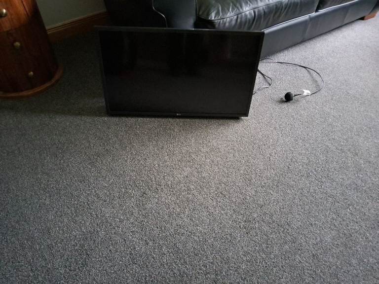 32 Inch LG  LCD Television