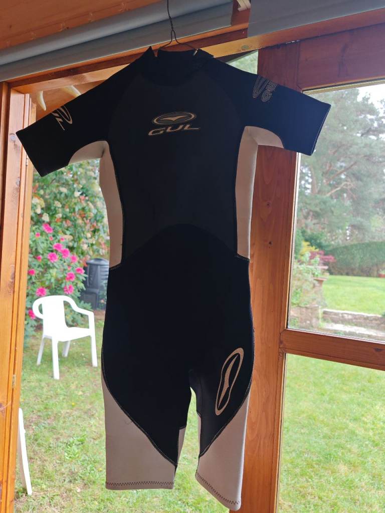 GUL wetsuit size for teenager or older child 