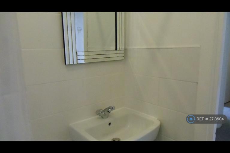 1 bedroom flat in Didsbury, Manchester, M20 (1 bed) (#2713604)