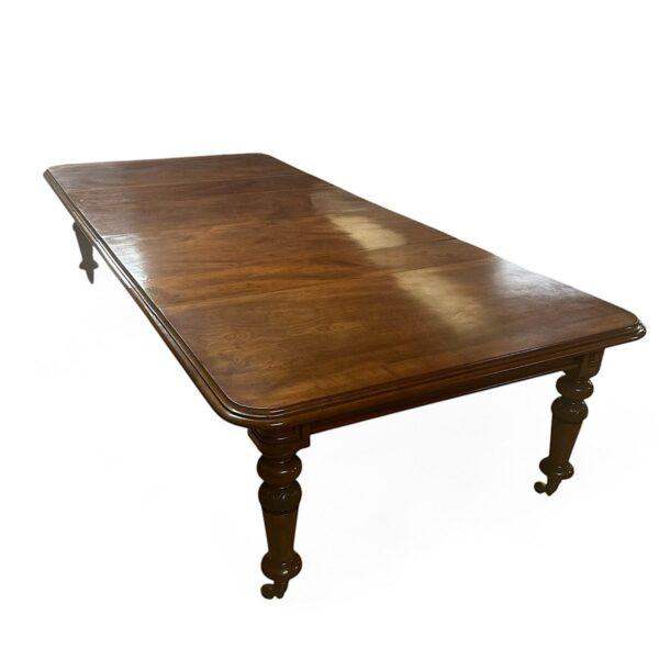QUALITY MAHOGANY DINING TABLE - SEATS 8 