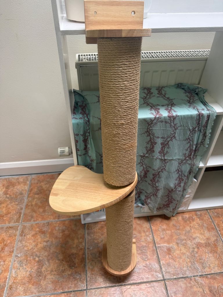 cat scratch: mountable, double decker with shelf