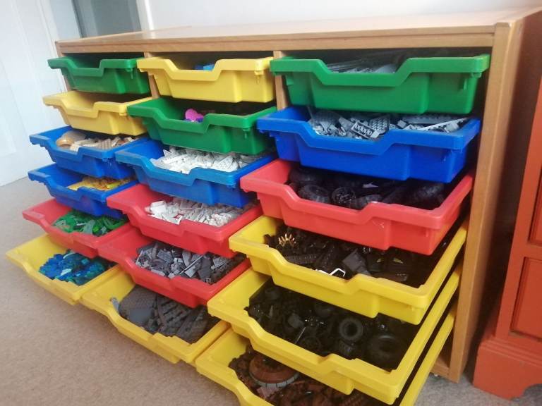 image for LEGO Huge amount of colour-sorted Lego AND set of drawers