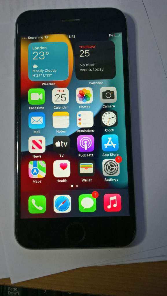 Apple iPhone 6s 32GB 4.7 inch (Unlocked),Space Grey, with new black case, battery - 100%