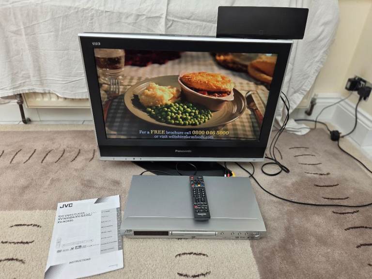 panasonic tx26lxd70 Television, JVC DVD player & internal tv aerial 
