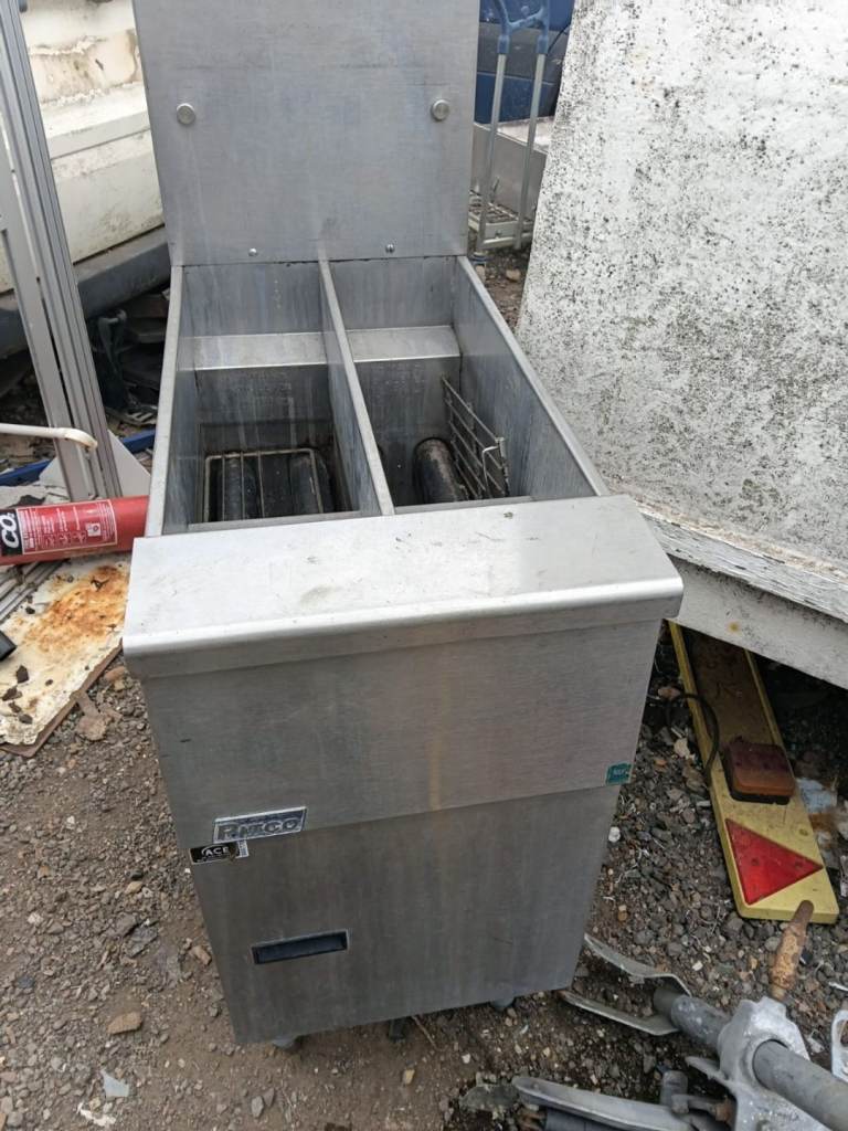 Gas catering equipment Griddles Fryers kebab Bain maries Grills Hobs Trailer cafe items