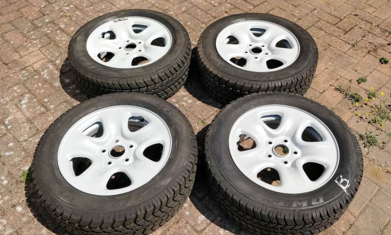 Suzuki Vitara 16'' Steel Wheels, with 205-60-R16 Dextero DWT-I Winter Tyres