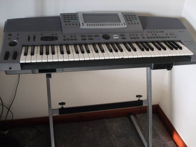 Technics SX-KN6000 Digital Ensemble Keyboard – Silver, Good Condition