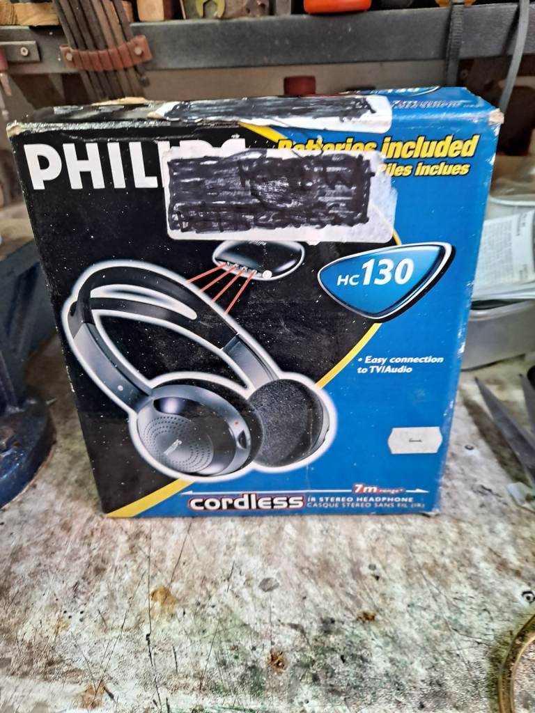 PHILIPS HC 130 wireless headphones. Box opened. Never used, so as New