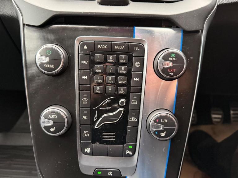 2015 Volvo V40 D4 [190] R DESIGN Lux Nav 5dr HATCHBACK DIESEL Manual