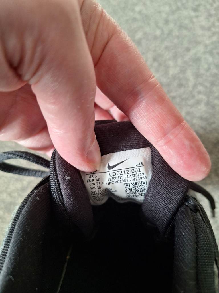 image for Nike trainers size 6
