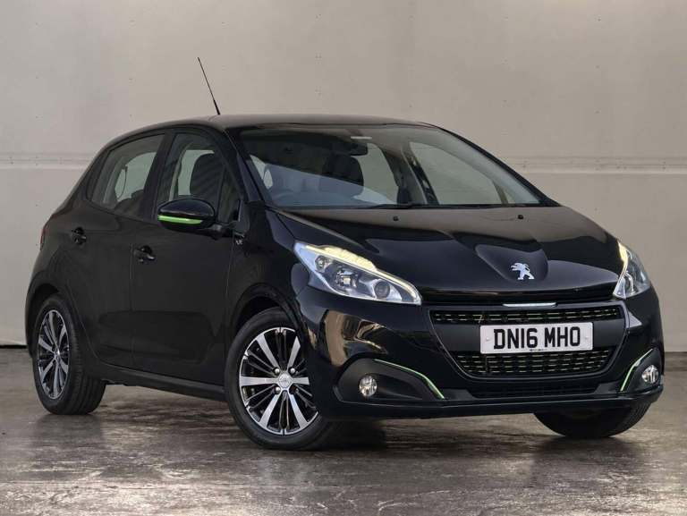 2016 Peugeot 208 1.2 PureTech XS Lime Hatchback 5dr Petrol Manual Euro 6 (82 ps) Hatchback Petrol...