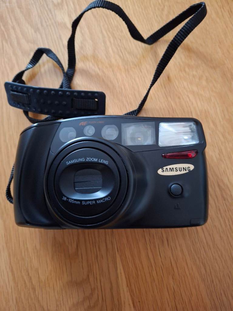 Samsung Zoom Lens Non-Digital Camera – Good Condition