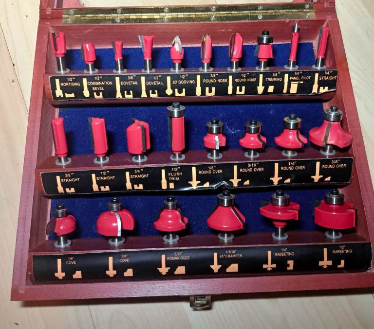 24 Pcs Router Bit Set Unused