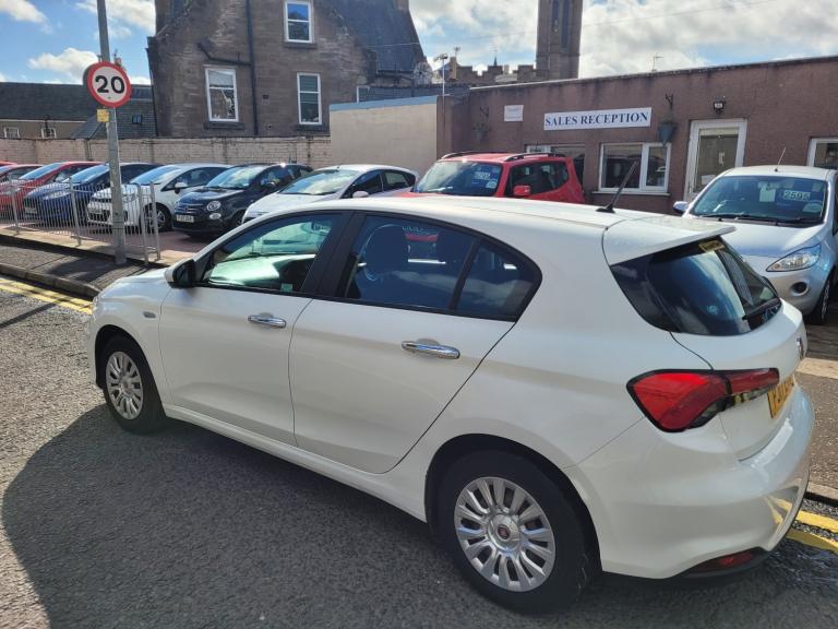 FIAT TIPO 1.4 Tipo Hatchback 1.4 95hp Easy 2017