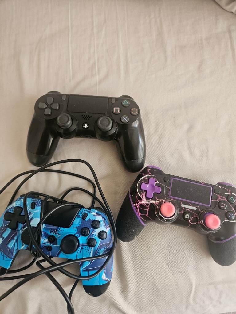 Ps4 controllers bundle offer x 3 