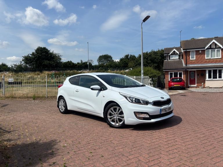 Kia, PRO CEED, Hatchback, 2014, Manual, 1396 (cc), 3 doors