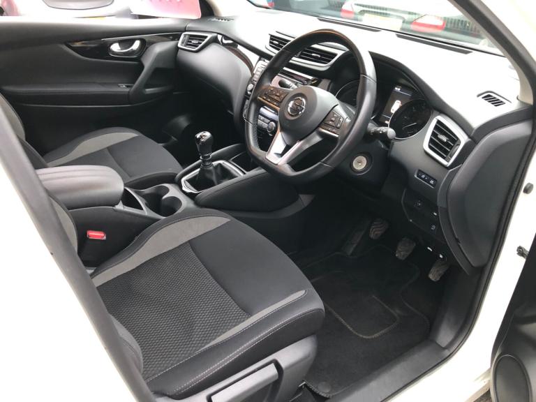 2021 Nissan Qashqai 1.3 DiG-T Acenta Premium 5dr