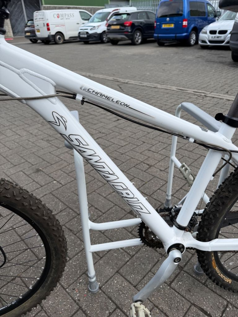 Santa Cruz Mountain Bike - White, Good Condition