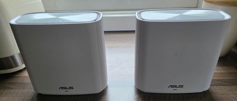 ASUS ZenWiFi AX Whole-Home Tri-Band Mesh WiFi 6 System (XT8)
