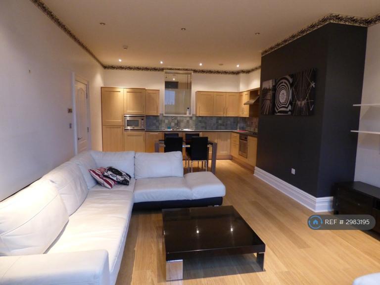1 bedroom flat in West Cliff, Preston, PR1 (1 bed) (#2983195)
