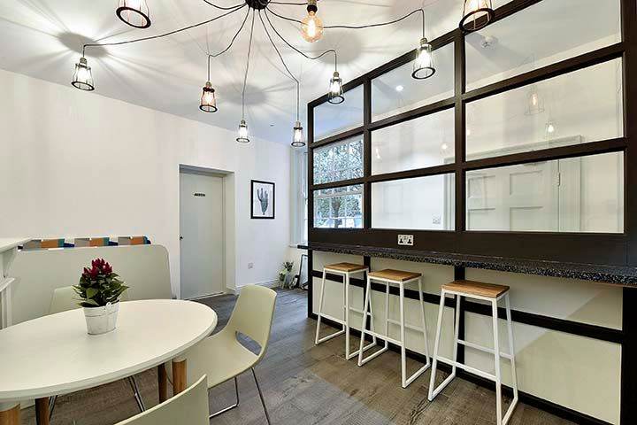 6 Person office in Dalston all inclusive with meeting rooms 