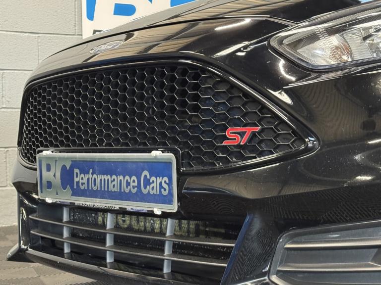 FORD FOCUS 2.0 T EcoBoost ST-2 Black Manual Petrol 2016