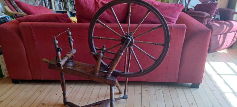 Vintage Wooden Spinning Wheel – Good Condition