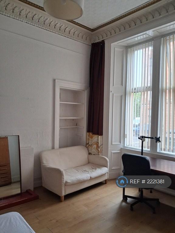 5 bedroom flat in Radnor Street, Glasgow, G3 (5 bed) (#2221381)