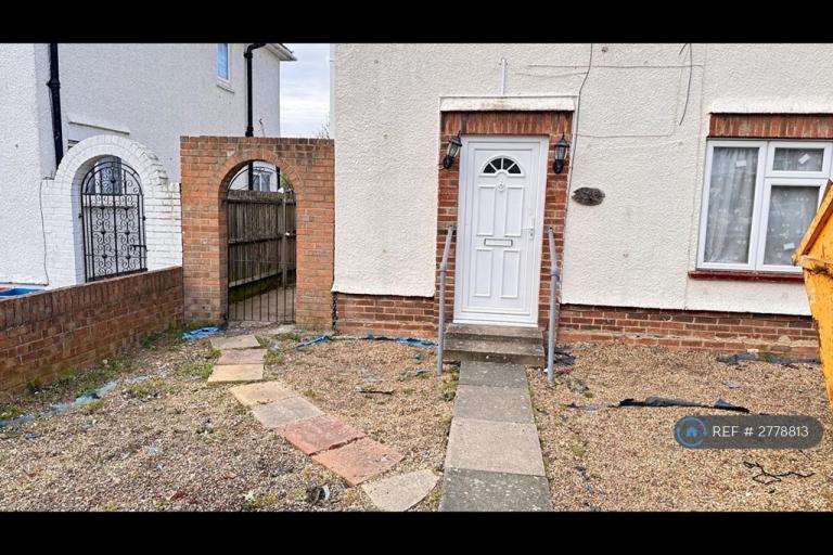 3 bedroom house in Dudley Road, Feltham, TW14 (3 bed) (#2778813)
