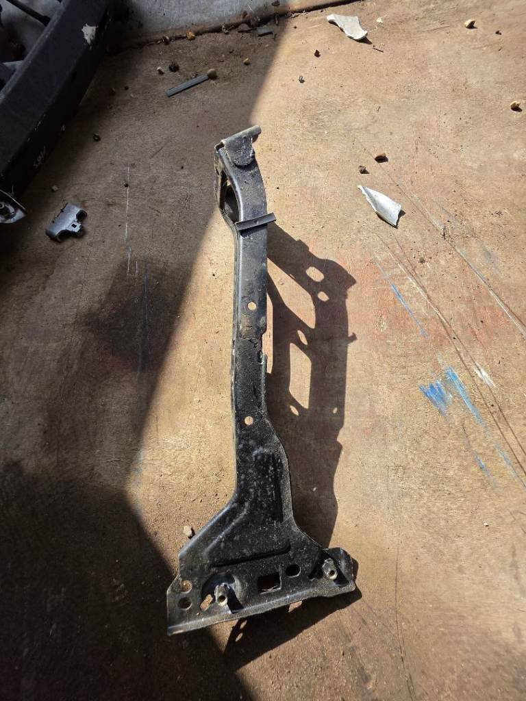Audi A4 2020 B9 Front Fender WING Brace BAR PANEL Breaking Parts 